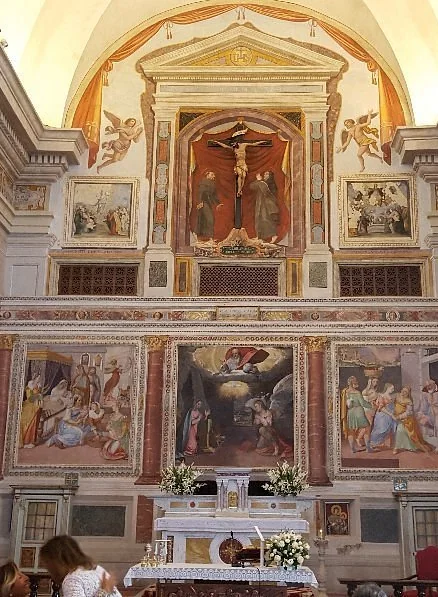 Decorated chapel interior at Monastero delle Clarisse di Vallegloria